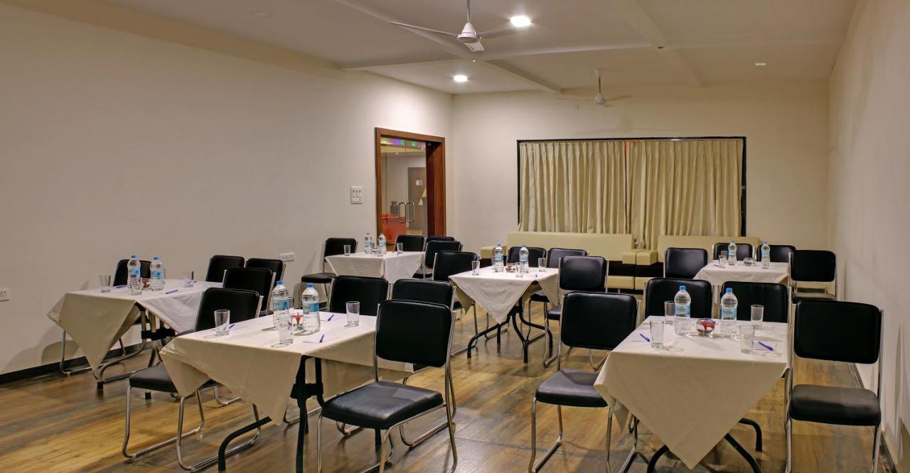 Vishal Lords Inn Gir Forest Malanka Buitenkant foto
